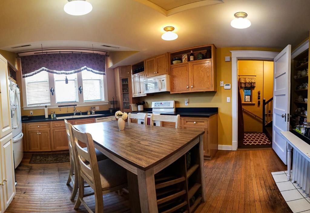 Linda Sue Manor Hostel Sioux City Kültér fotó