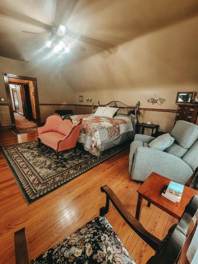 Linda Sue Manor Hostel Sioux City Kültér fotó